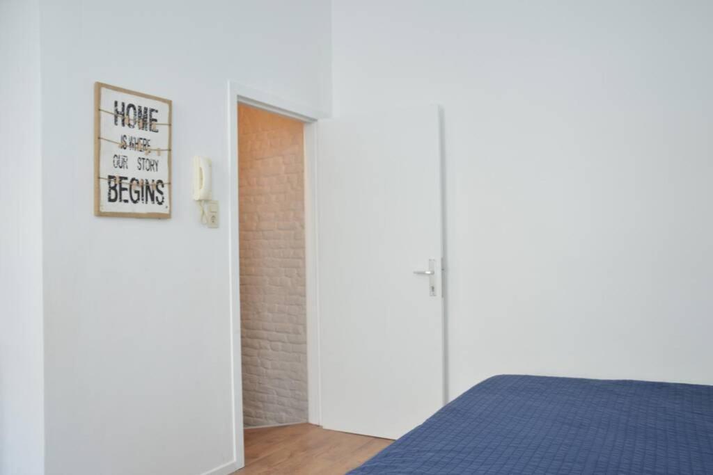 Awesome Studio In Marolles Lejlighed Bruxelles Eksteriør billede